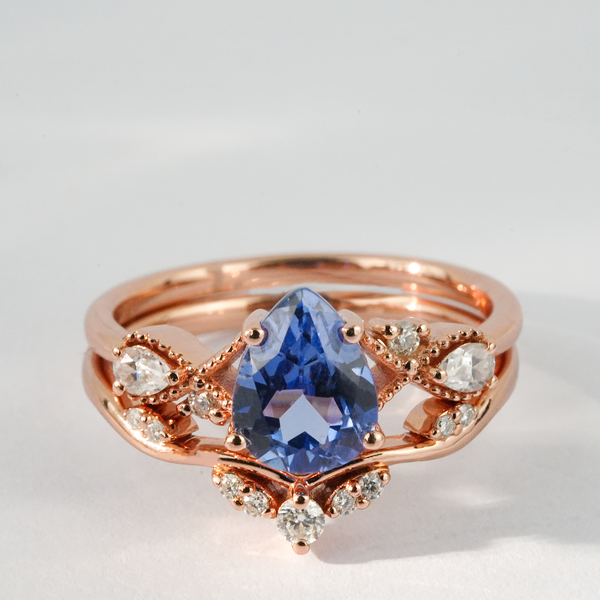 "Nebula's Tear"-Pear Lab Sapphire Gold Ring With Moissnaite Ring Set