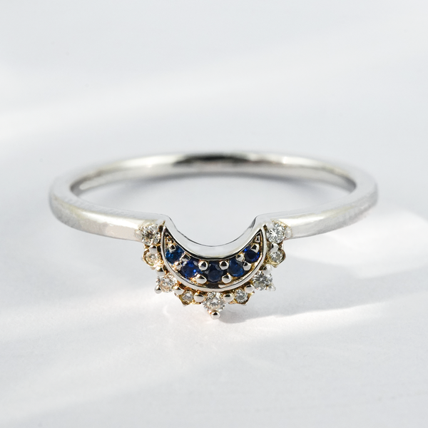 ”Celestial Crescent“-Creative Moon Moissanite and Lab Sapphire Ring Set