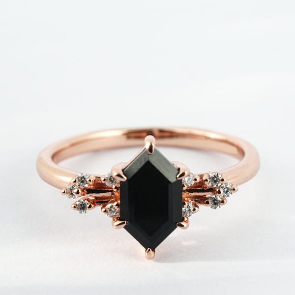 ”Eclipse Reliquary“-Classic Hexagon Black Onyx Ring With Moissanite