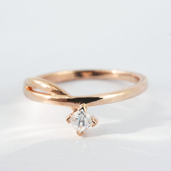 “Vena Amoris”-Minimalist Moissanite engagement Promise Ring