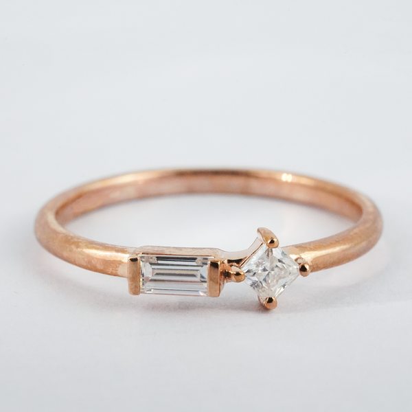 ”Eternal Sparkle“-Minimalist Moissanite Dainty Engagement Ring Double Stone Ring